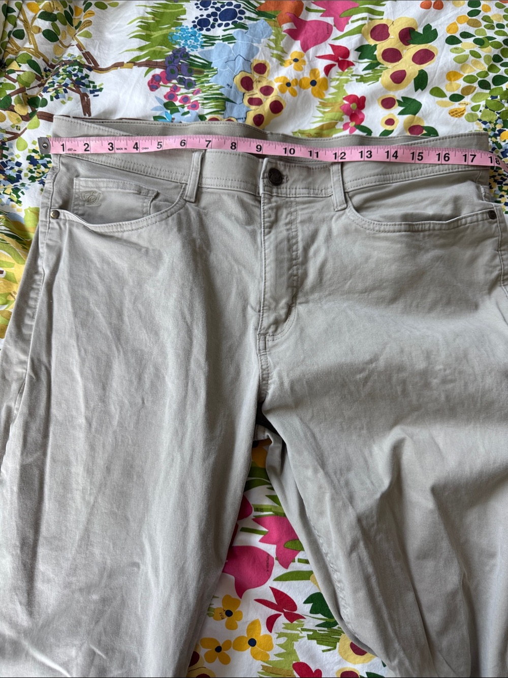 English Laundry Men’s Straight Jeans in Light Taupe
